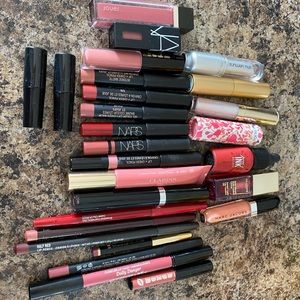 Lipsticks and eyeshadow pencil